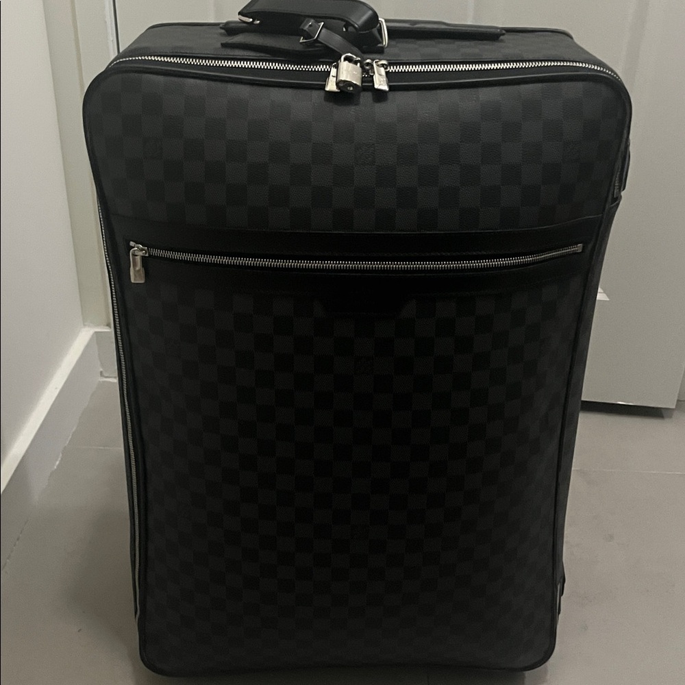 🌸NOT FOR SALE 🌸Louis Vuitton luggage
